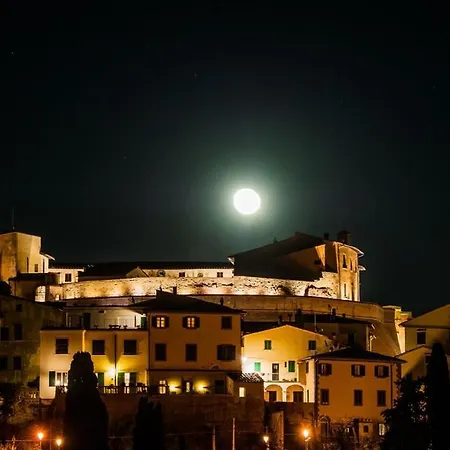 Le Acacie Vista Castello * ラーリ