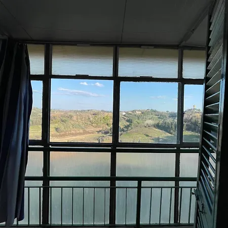 Le Acacie Vista Castello アパート