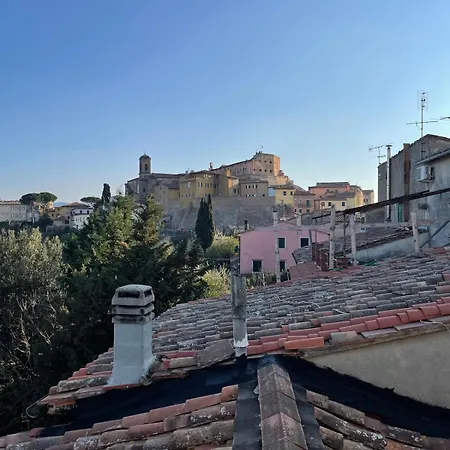 Le Acacie Vista Castello ラーリ